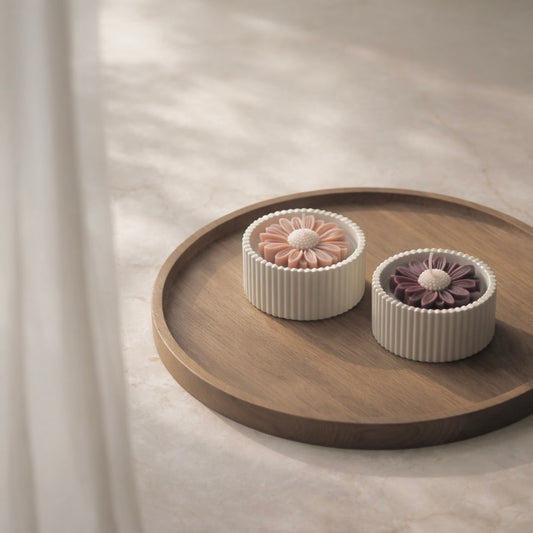 Bloom natuurlijke kaars van koolzaadwas met sculpturale bloem