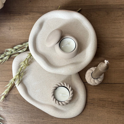 Aeris en Lunara schalen met kiera stone en kiera knit waxinelichthouders in natural stone look