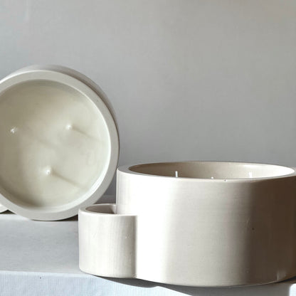 Sandal Silk Scented Candle - maxi