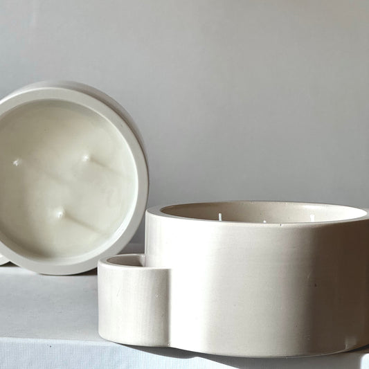 Sandal Silk Scented Candle - maxi