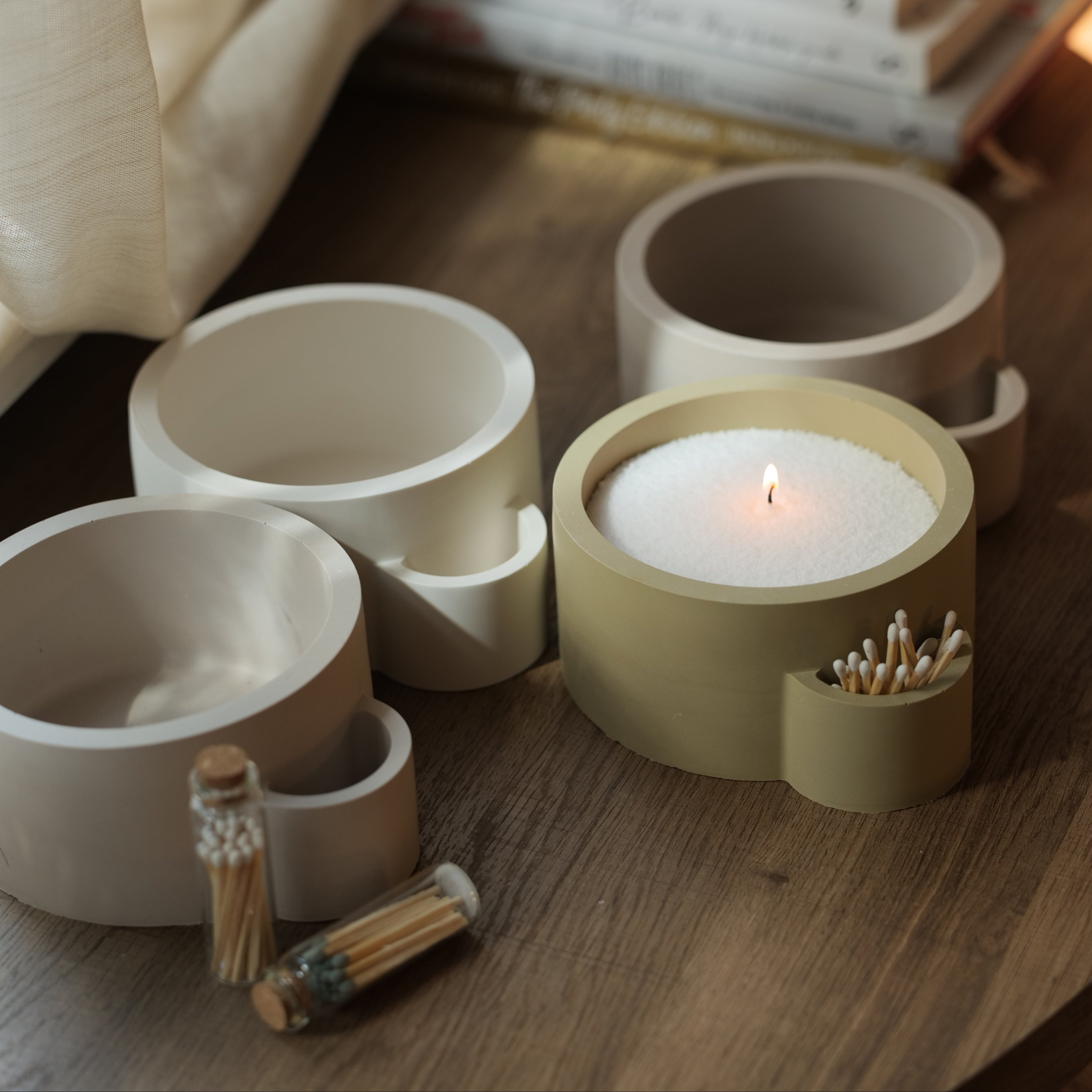 Pebbles en LouLou XXL kaars in natuurtinten en minimalistisch design
